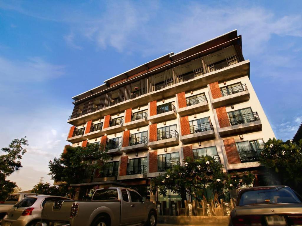 B2 Khamtieng Boutique & Budget Hotel Чиангмай Экстерьер фото